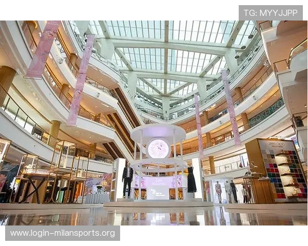 米兰旗舰厅高端餐饮配套,满足您的奢华用餐需求